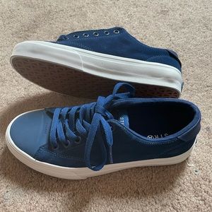 Straye Sneakers NEW!